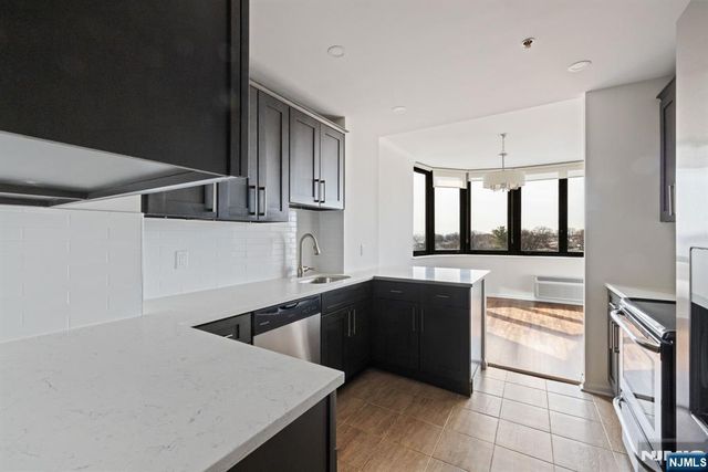 100 Carlyle 9DS, Cliffside Park, NJ 07010
