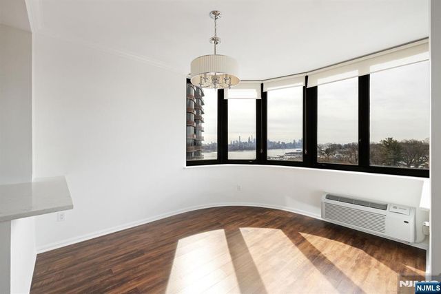 100 Carlyle 9DS, Cliffside Park, NJ 07010