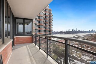 100 Carlyle 9DS, Cliffside Park, NJ 07010