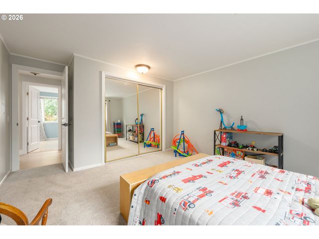2742 WINGATE St, Eugene, OR 97408