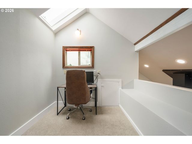 2742 WINGATE St, Eugene, OR 97408