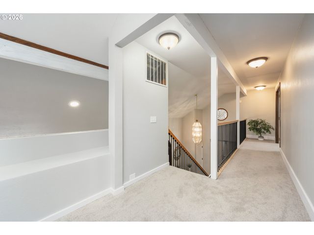 2742 WINGATE St, Eugene, OR 97408