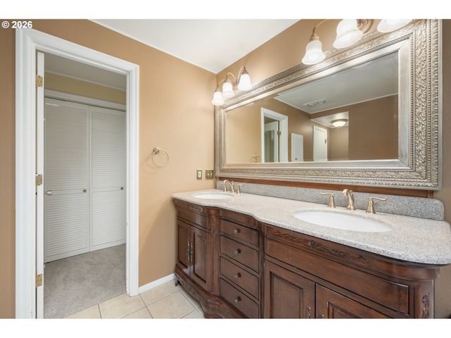 2742 WINGATE St, Eugene, OR 97408