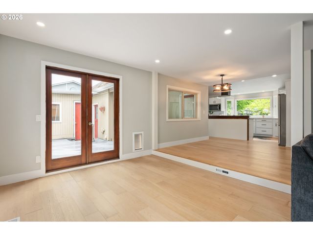 2742 WINGATE St, Eugene, OR 97408