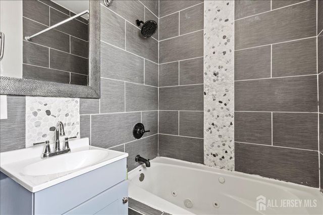 199 Grove Avenue, Woodbridge Proper, NJ 07095