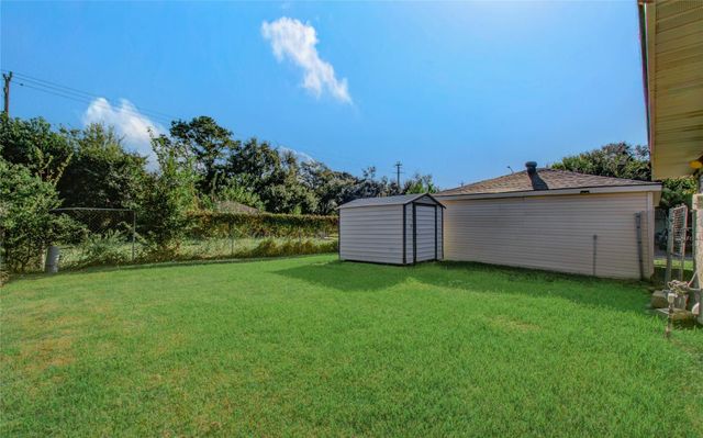 11323 Sageking Dr Drive, Houston, TX 77089