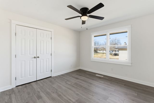 302 Dow Dr, Shelbyville, TN 37160