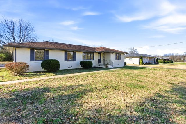 302 Dow Dr, Shelbyville, TN 37160
