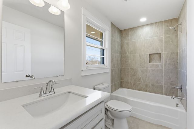 302 Dow Dr, Shelbyville, TN 37160