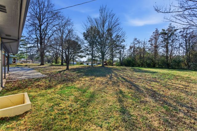 302 Dow Dr, Shelbyville, TN 37160