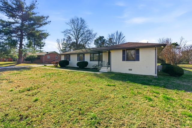 302 Dow Dr, Shelbyville, TN 37160