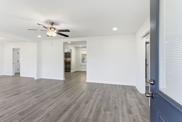 302 Dow Dr, Shelbyville, TN 37160