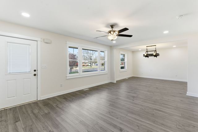 302 Dow Dr, Shelbyville, TN 37160