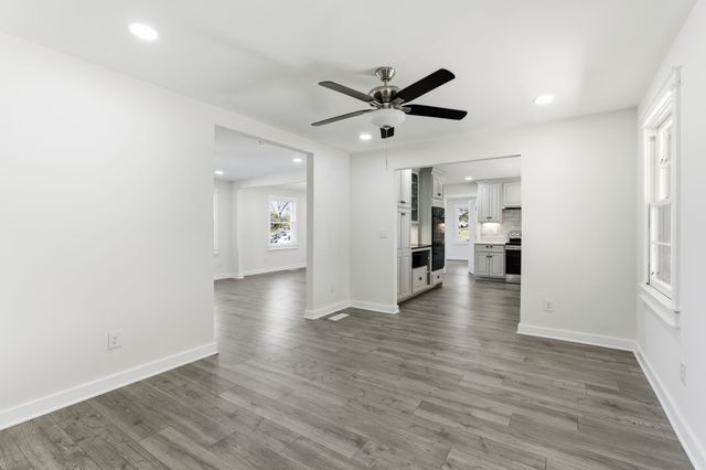 302 Dow Dr, Shelbyville, TN 37160