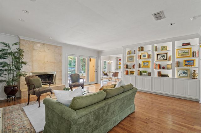 7111 Sungate DR, Austin, TX 78731