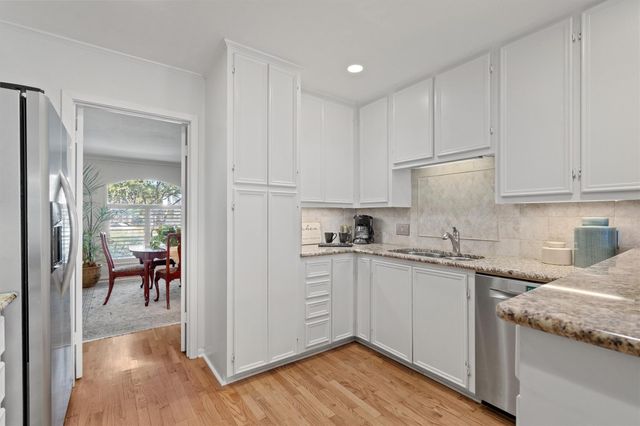 7111 Sungate DR, Austin, TX 78731