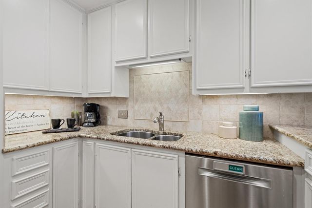 7111 Sungate DR, Austin, TX 78731