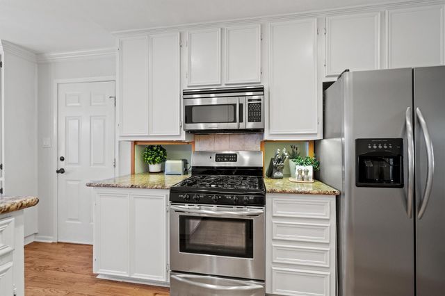 7111 Sungate DR, Austin, TX 78731