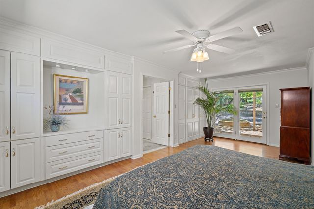 7111 Sungate DR, Austin, TX 78731