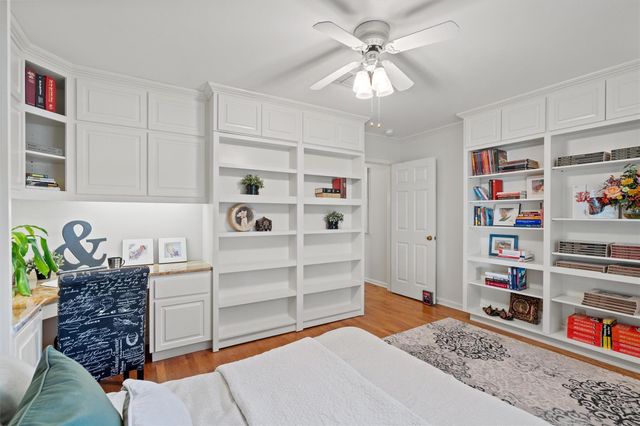 7111 Sungate DR, Austin, TX 78731