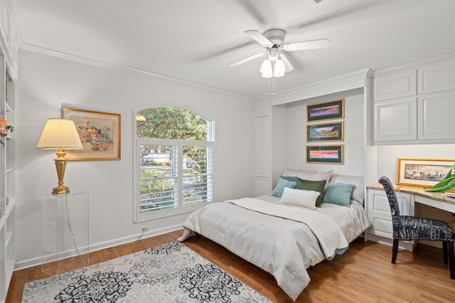 7111 Sungate DR, Austin, TX 78731