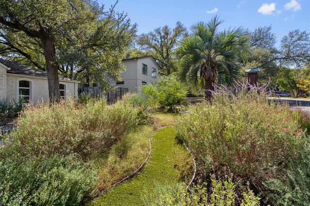 7111 Sungate DR, Austin, TX 78731