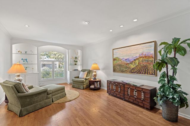 7111 Sungate DR, Austin, TX 78731