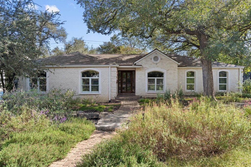 7111 Sungate DR, Austin, TX 78731