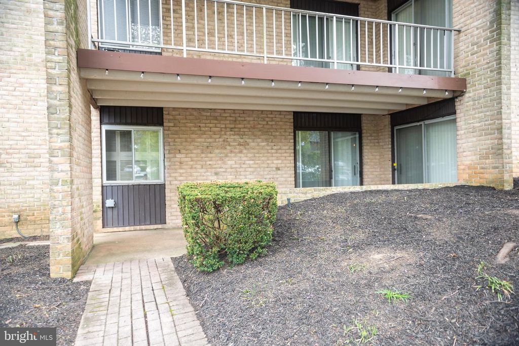 3203 Old Post Dr Apt 1, Pikesville, MD 21208