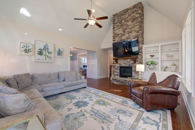 3136 Bradfield Dr, Nolensville, TN 37135