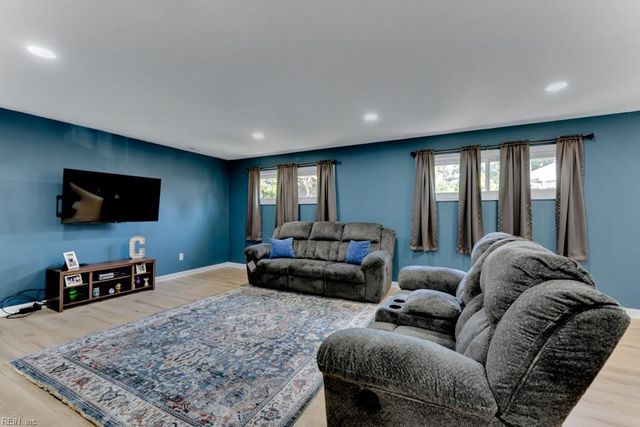 8333 Norristown DR, Norfolk, VA 23518