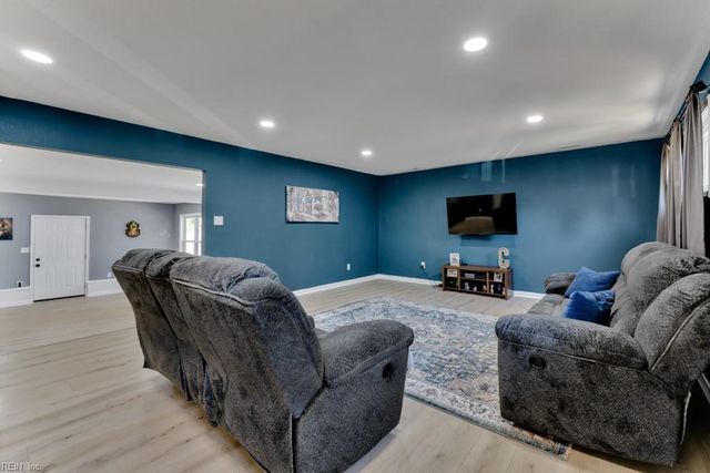 8333 Norristown DR, Norfolk, VA 23518