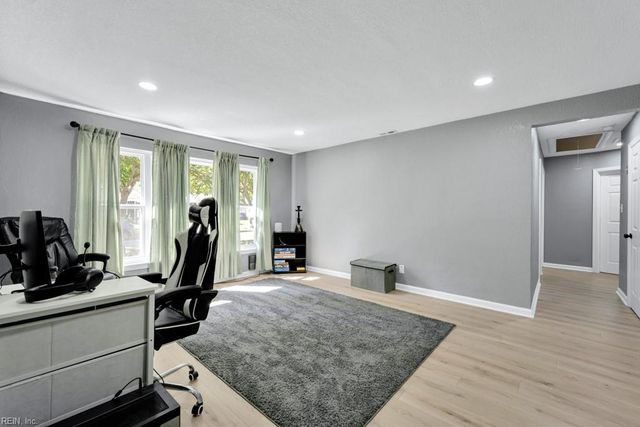 8333 Norristown DR, Norfolk, VA 23518