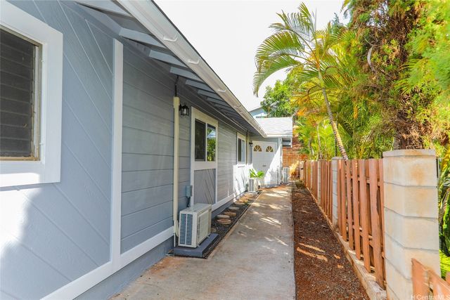 94-794 Kaaka Street, Waipahu, HI 96797