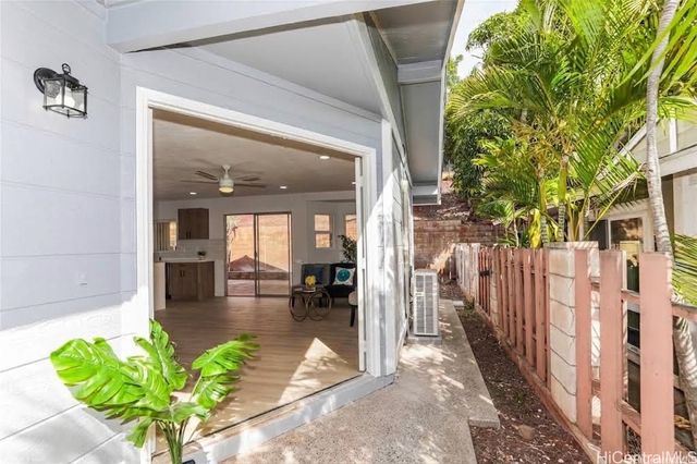 94-794 Kaaka Street, Waipahu, HI 96797
