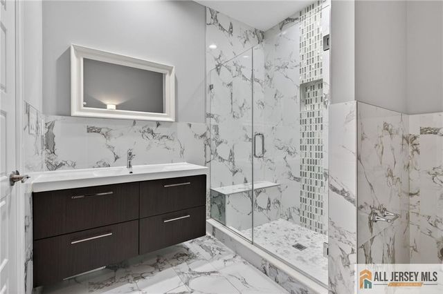 19 Utica Road, Edison, NJ 08820