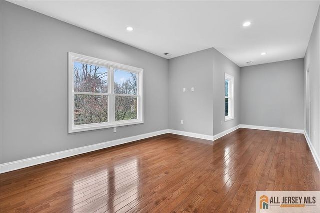 19 Utica Road, Edison, NJ 08820