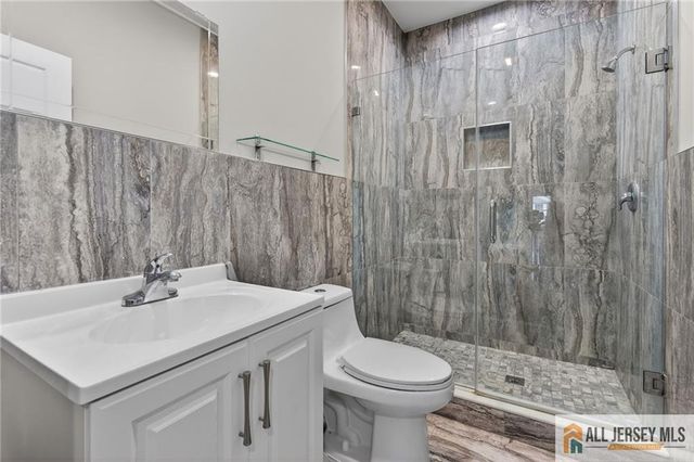 19 Utica Road, Edison, NJ 08820