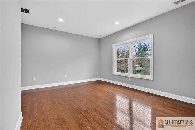 19 Utica Road, Edison, NJ 08820