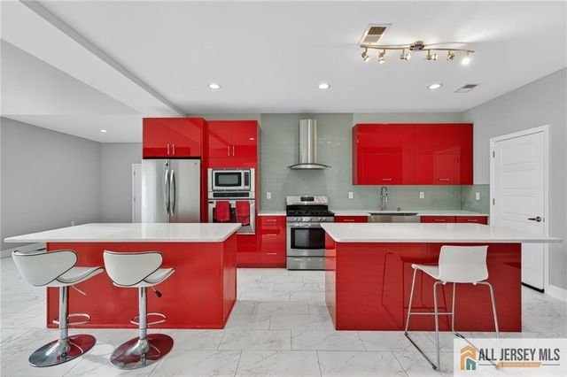 19 Utica Road, Edison, NJ 08820