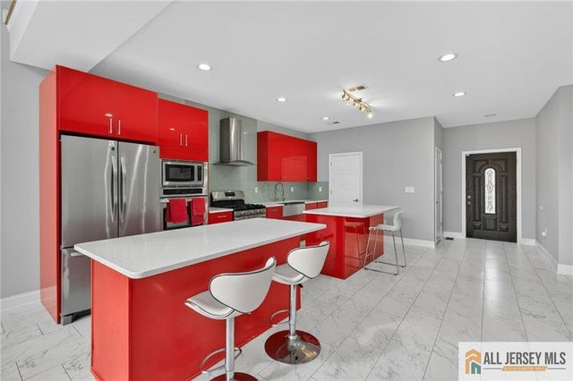 19 Utica Road, Edison, NJ 08820