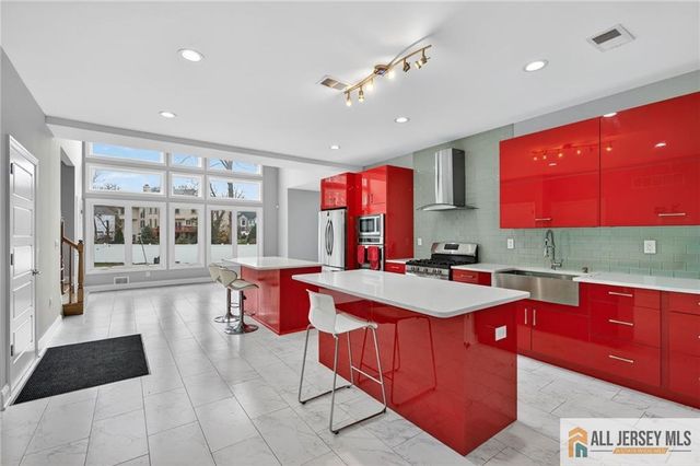 19 Utica Road, Edison, NJ 08820