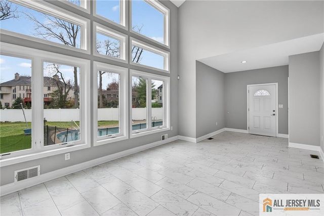 19 Utica Road, Edison, NJ 08820