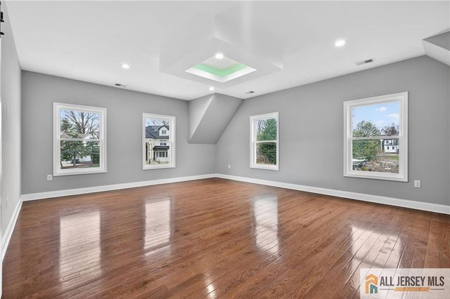 19 Utica Road, Edison, NJ 08820