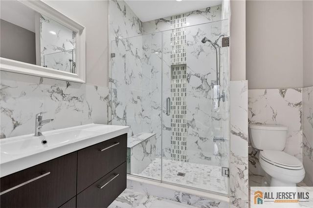 19 Utica Road, Edison, NJ 08820