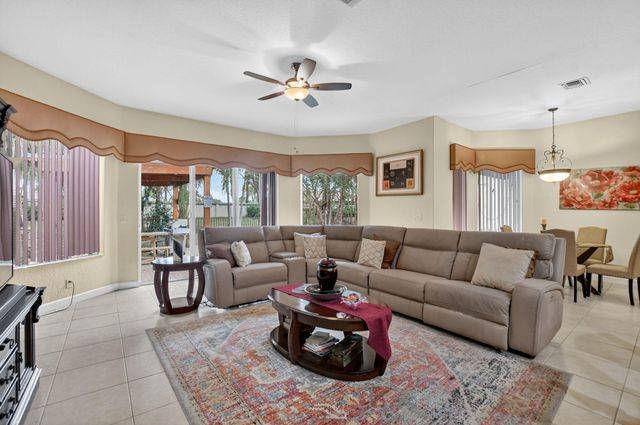 6039 Walnut Hill Drive, Lake Worth, FL 33467