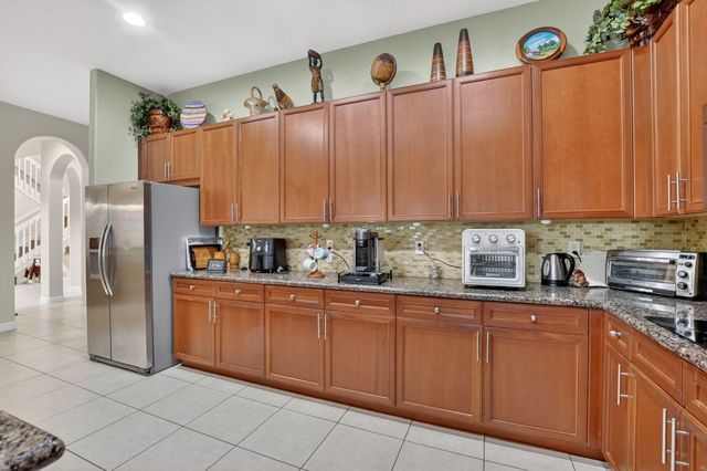 6039 Walnut Hill Drive, Lake Worth, FL 33467