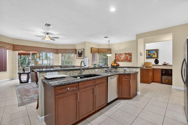 6039 Walnut Hill Drive, Lake Worth, FL 33467