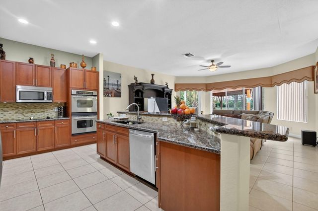 6039 Walnut Hill Drive, Lake Worth, FL 33467