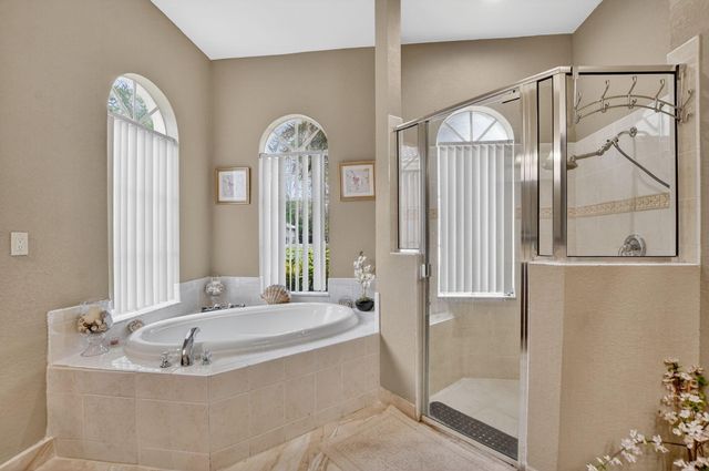 6039 Walnut Hill Drive, Lake Worth, FL 33467